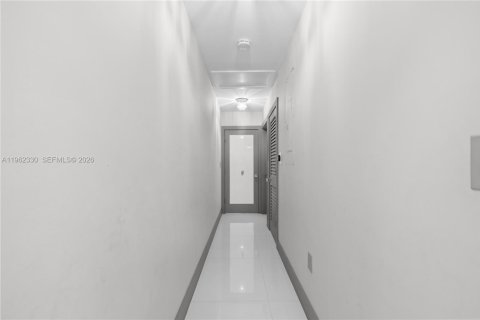 Casa en venta en Homestead, Florida, 7 dormitorios, 315.87 m2 № 2028509 - foto 16