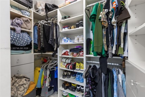 Casa en venta en Homestead, Florida, 7 dormitorios, 315.87 m2 № 2028509 - foto 22