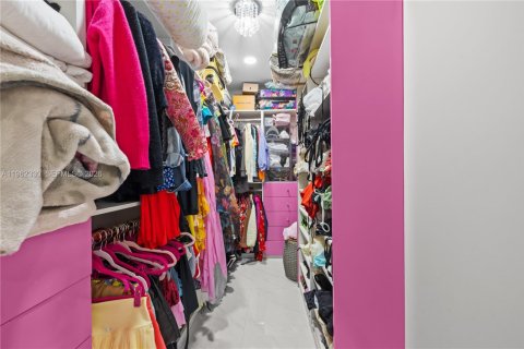 Casa en venta en Homestead, Florida, 7 dormitorios, 315.87 m2 № 2028509 - foto 28