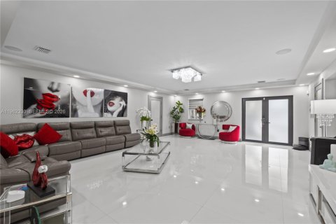 Casa en venta en Homestead, Florida, 7 dormitorios, 315.87 m2 № 2028509 - foto 11