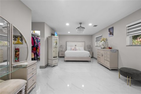 Casa en venta en Homestead, Florida, 7 dormitorios, 315.87 m2 № 2028509 - foto 21