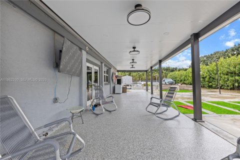 Casa en venta en Homestead, Florida, 7 dormitorios, 315.87 m2 № 2028509 - foto 6