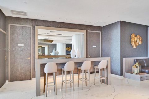 Condo in Miami Beach, Florida, 2 bedrooms  № 1726010 - photo 26