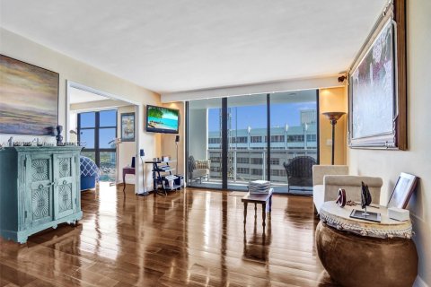 Condo in Miami Beach, Florida, 2 bedrooms  № 1726010 - photo 2
