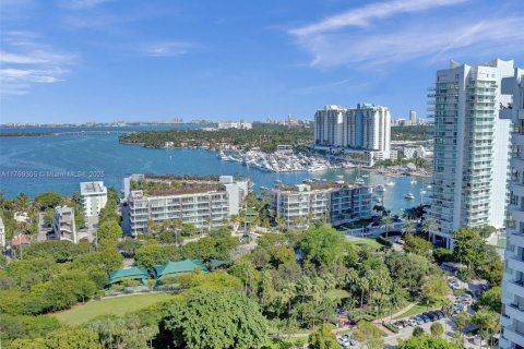 Condo in Miami Beach, Florida, 2 bedrooms  № 1726010 - photo 18