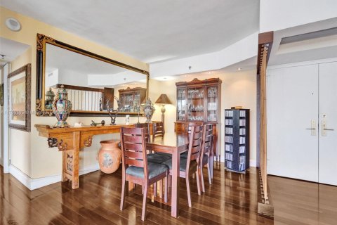 Condo in Miami Beach, Florida, 2 bedrooms  № 1726010 - photo 5
