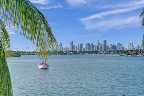 Condo in Miami Beach, Florida, 2 bedrooms  № 1726010 - photo 28