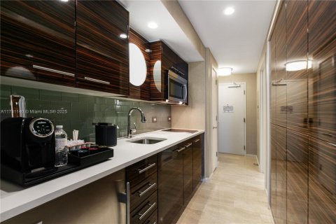 Купить кондоминиум в Форт-Лодердейл, Флорида 41.34м2, № 1980761 - фото 16