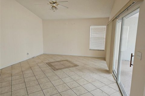Casa en alquiler en Sun City Center, Florida, 3 dormitorios, 176.61 m2 № 1761485 - foto 13