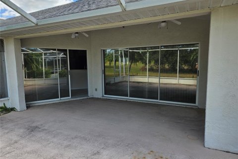 Casa en alquiler en Sun City Center, Florida, 3 dormitorios, 176.61 m2 № 1761485 - foto 4