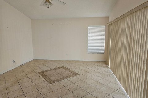 Casa en alquiler en Sun City Center, Florida, 3 dormitorios, 176.61 m2 № 1761485 - foto 12
