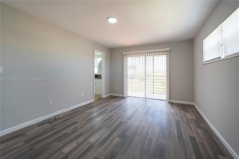Condominio en venta en Dania Beach, Florida, 2 dormitorios, 94.3 m2 № 2406064 - foto 11