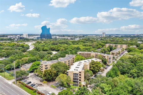 Condominio en Dania Beach, Florida, 2 dormitorios  № 2406064