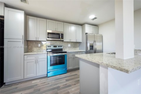 Condominio en venta en Dania Beach, Florida, 2 dormitorios, 94.3 m2 № 2406064 - foto 3