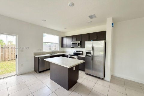 Touwnhouse à louer à Homestead, Floride: 3 chambres, 123.37 m2 № 1825477 - photo 7