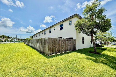 Touwnhouse à louer à Homestead, Floride: 3 chambres, 123.37 m2 № 1825477 - photo 4