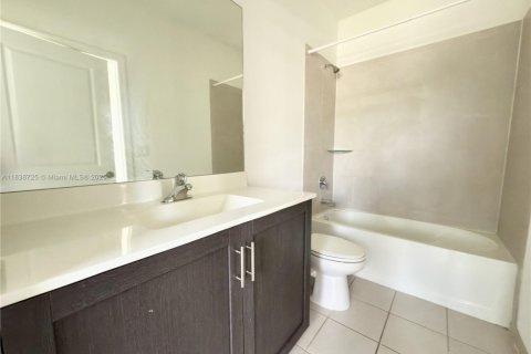 Touwnhouse à louer à Homestead, Floride: 3 chambres, 123.37 m2 № 1825477 - photo 22