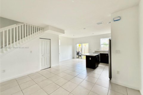 Touwnhouse à louer à Homestead, Floride: 3 chambres, 123.37 m2 № 1825477 - photo 12