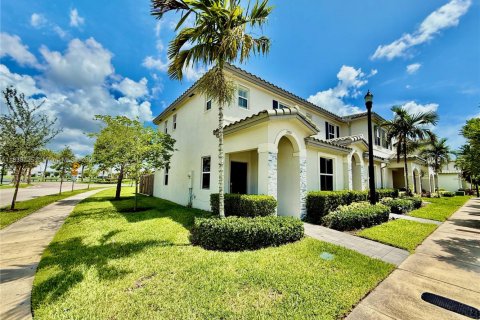 Touwnhouse à louer à Homestead, Floride: 3 chambres, 123.37 m2 № 1825477 - photo 2