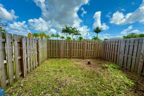 Touwnhouse à louer à Homestead, Floride: 3 chambres, 123.37 m2 № 1825477 - photo 6