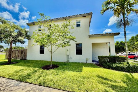 Touwnhouse à louer à Homestead, Floride: 3 chambres, 123.37 m2 № 1825477 - photo 3