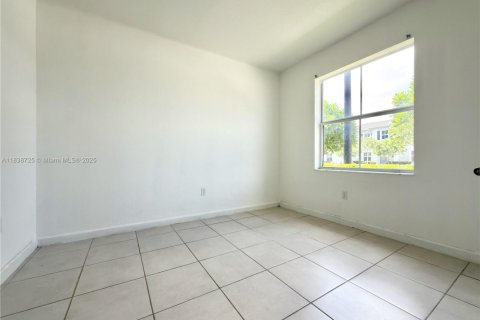 Touwnhouse à louer à Homestead, Floride: 3 chambres, 123.37 m2 № 1825477 - photo 23