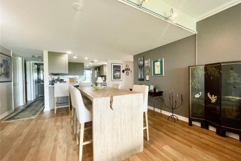 Condo in South Pasadena, Florida, 2 bedrooms № 2151815 - photo 26