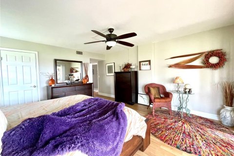 Condo in South Pasadena, Florida, 2 bedrooms № 2151815 - photo 16