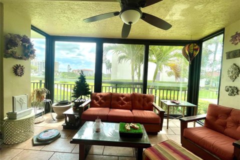 Condo in South Pasadena, Florida, 2 bedrooms № 2151815 - photo 4