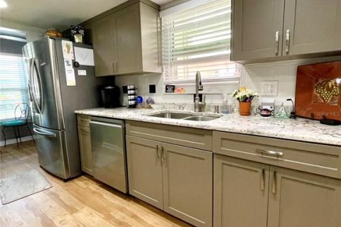 Condo in South Pasadena, Florida, 2 bedrooms № 2151815 - photo 30