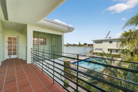 Снять в аренду кондоминиум в Майами-Бич, Флорида 1 спальня, 52.95м2, № 2080095 - фото 24