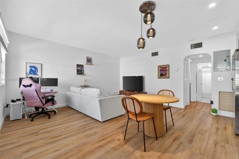 Снять в аренду кондоминиум в Майами-Бич, Флорида 1 спальня, 52.95м2, № 2080095 - фото 10