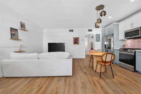 Снять в аренду кондоминиум в Майами-Бич, Флорида 1 спальня, 52.95м2, № 2080095 - фото 11