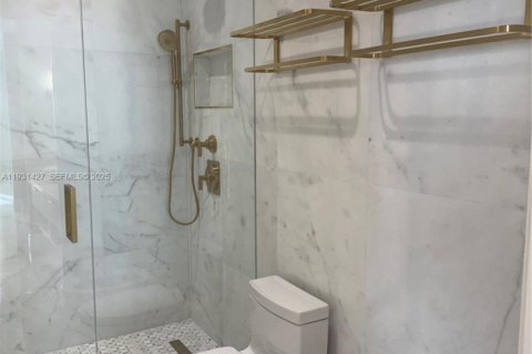 Copropriété à louer à Miami, Floride: 1 chambre, 100.98 m2 № 2059926 - photo 11