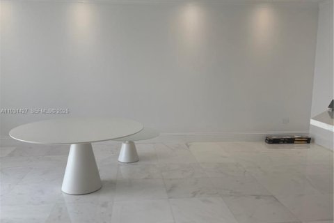 Copropriété à louer à Miami, Floride: 1 chambre, 100.98 m2 № 2059926 - photo 3