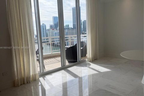 Copropriété à louer à Miami, Floride: 1 chambre, 100.98 m2 № 2059926 - photo 2