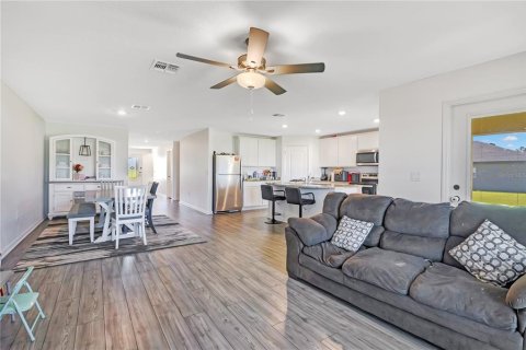 Casa en venta en Astatula, Florida, 5 dormitorios, 183.02 m2 № 2422829 - foto 9