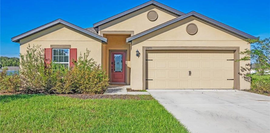 Casa en Astatula, Florida 5 dormitorios, 183.02 m2 № 2422829