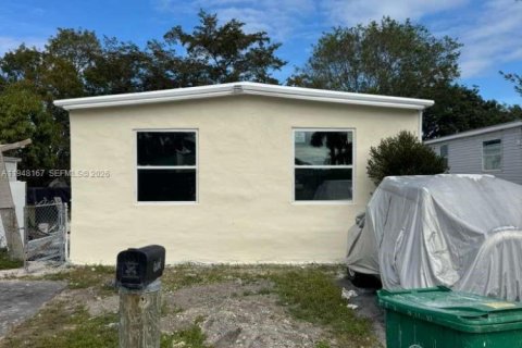 Дом в Дейви, Флорида 4 спальни, 102.56м2 № 2004576