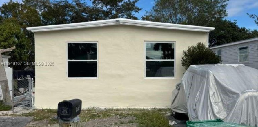 Дом в Дейви, Флорида 4 спальни, 102.56м2 № 2004576