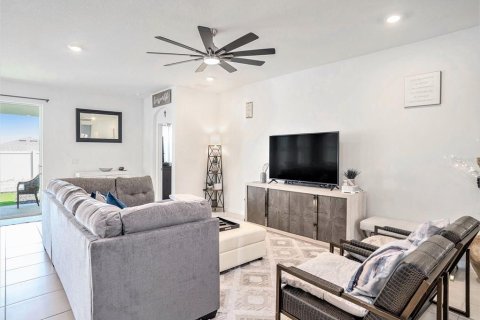 House in Wimauma, Florida 3 bedrooms, 171.31 sq.m. № 1661772 - photo 8