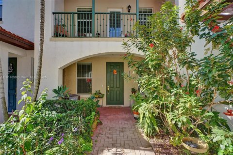 Купить таунхаус в Мирамар, Флорида 2 спальни, 163.51м2, № 1970487 - фото 2