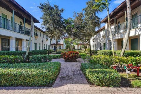Купить таунхаус в Мирамар, Флорида 2 спальни, 163.51м2, № 1970487 - фото 1
