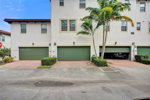 Купить таунхаус в Мирамар, Флорида 2 спальни, 163.51м2, № 1970487 - фото 27