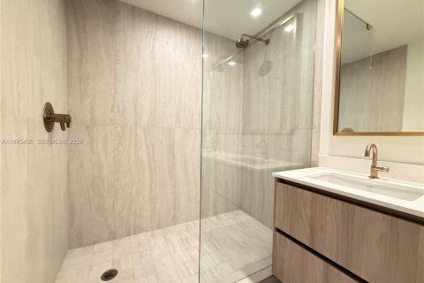 Condominio en alquiler en Miami, Florida, 2 dormitorios, 114.73 m2 № 2062976 - foto 15