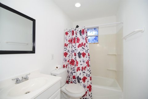 Villa ou maison à louer à Vero Beach, Floride: 2 chambres, 101.45 m2 № 2248532 - photo 12