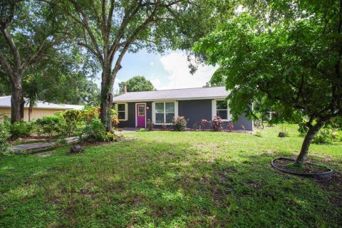 Villa ou maison à louer à Vero Beach, Floride: 2 chambres, 101.45 m2 № 2248532 - photo 2