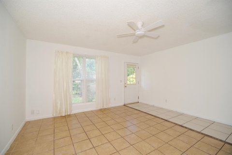 Villa ou maison à louer à Vero Beach, Floride: 2 chambres, 101.45 m2 № 2248532 - photo 9