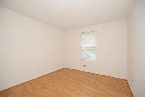 Villa ou maison à louer à Vero Beach, Floride: 2 chambres, 101.45 m2 № 2248532 - photo 14