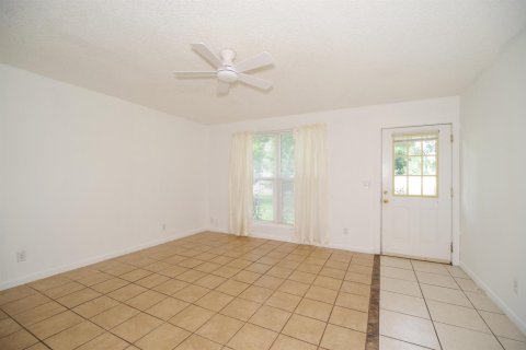 Villa ou maison à louer à Vero Beach, Floride: 2 chambres, 101.45 m2 № 2248532 - photo 8